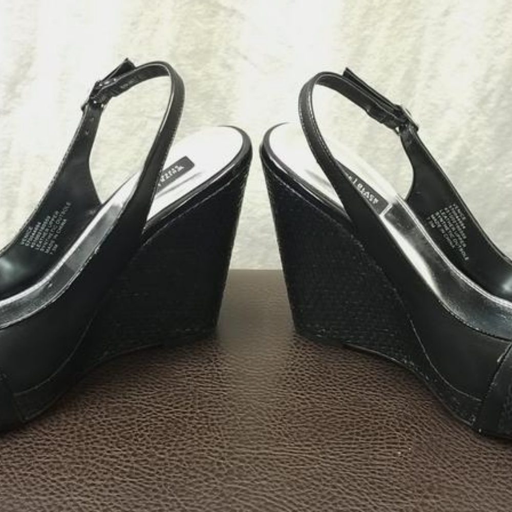 White House | Black Market Venice  Leather Wedge 8 - Picture 5 of 7